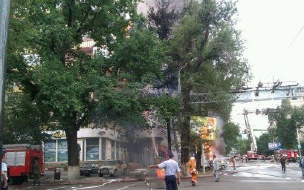 Пожежа в Алма-Аті знищила 20 житлових квартир / © twitter.com/@YakovFedorov