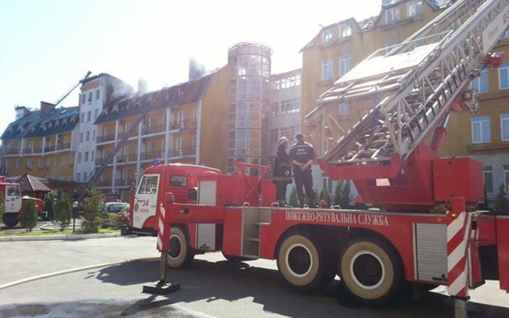 У київському готелі кілька годин не могли загасити пожежу / © ТСН