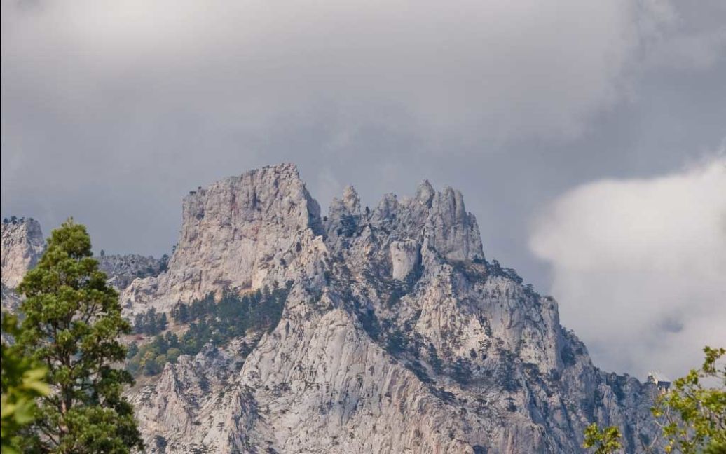 Aj Petri Zubi Gigantskogo Drakona Z Malovnichim Vidom Na Krim Turizm Tsn Ua