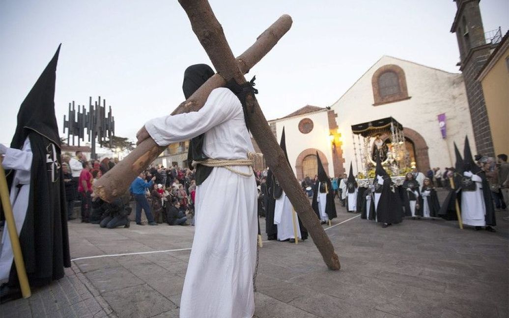 Католики відзначають Страсну п&#039;ятницю / © Фото EPA/UPG