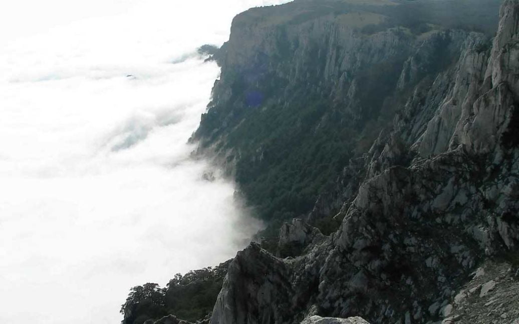 Aj Petri Zubi Gigantskogo Drakona Z Malovnichim Vidom Na Krim Turizm Tsn Ua