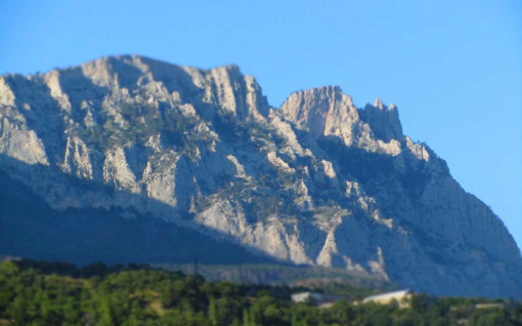 Aj Petri Zubi Gigantskogo Drakona Z Malovnichim Vidom Na Krim Turizm Tsn Ua