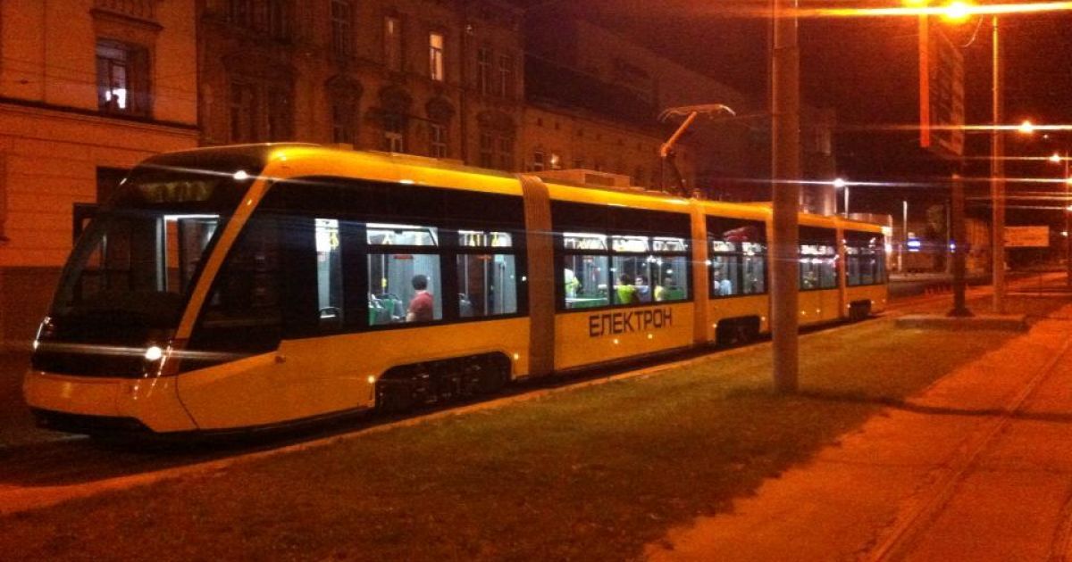Львовом вперше проїхався крутий "супертрамвай" вітчизняного виробництва