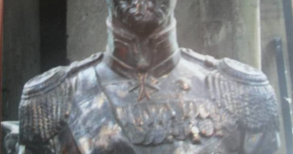 Розбійники викрали бюст Миколи ІІ, який не має історичної цінності