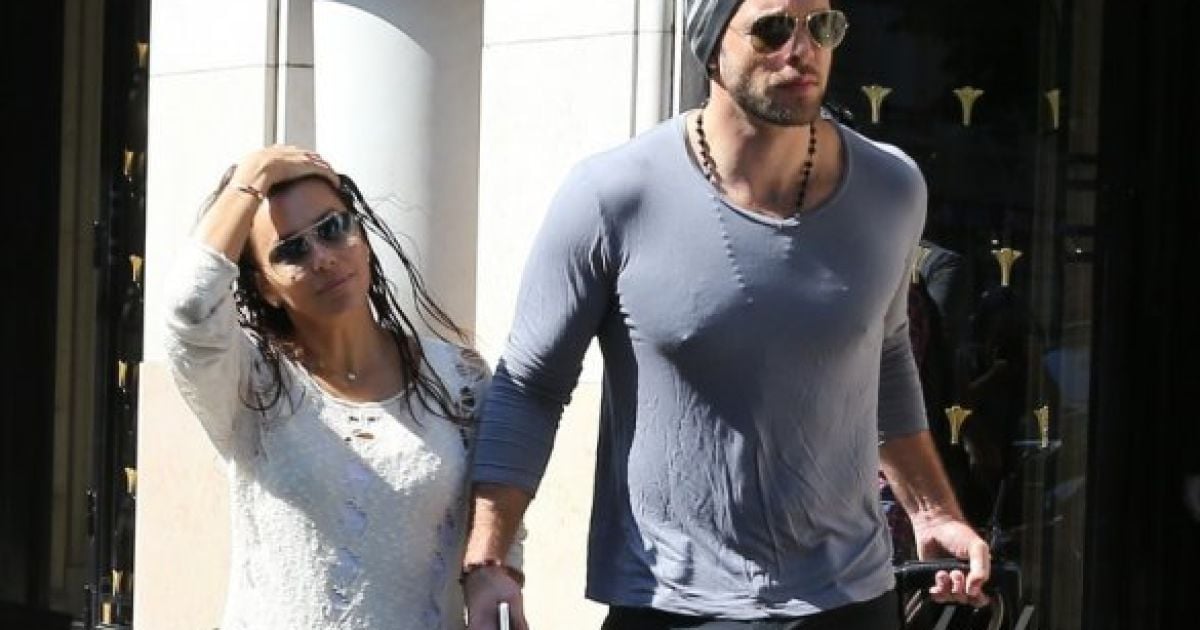 Єва Лонгорія і Ернесто Аргелло вирушили на романтичний відпочинок до Парижу