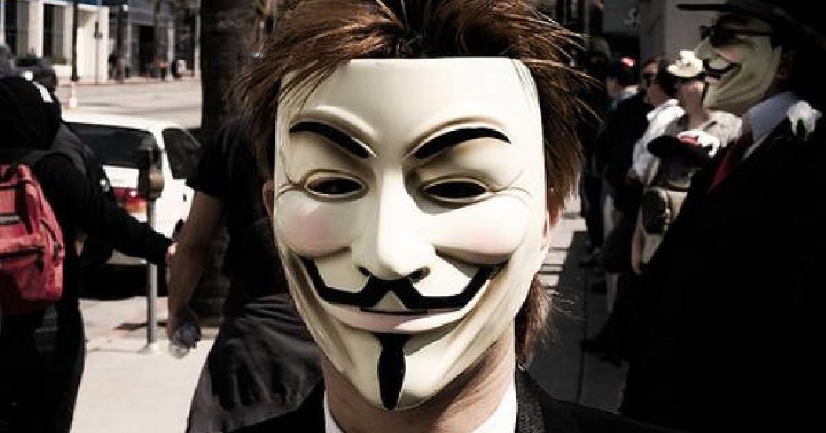 У масці Гая Фокса до Папи не можна.