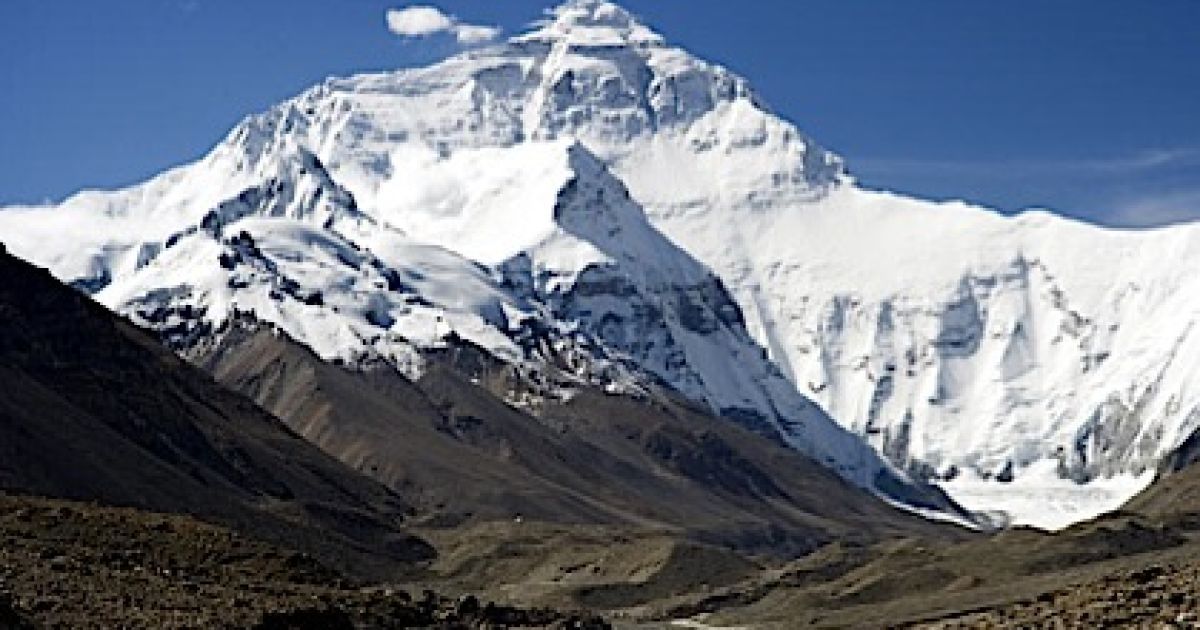 Власти страны требуют от посетителей горы правильно обращаться со своими испражнениями