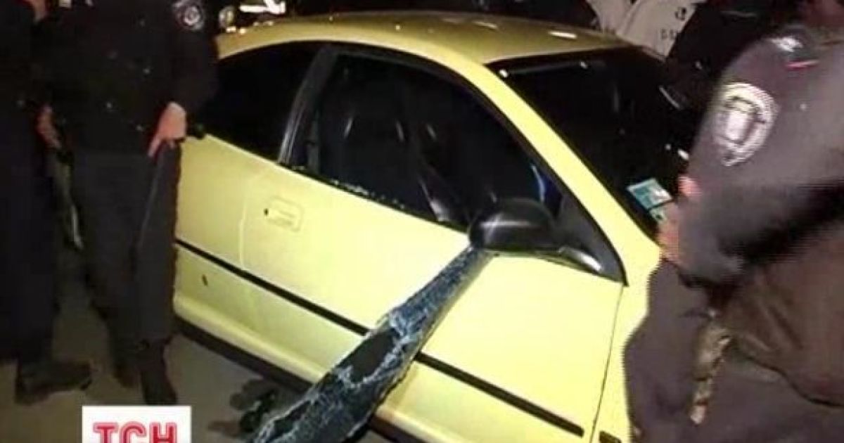 Peugeut не пропустив пішохода и поплатився за це