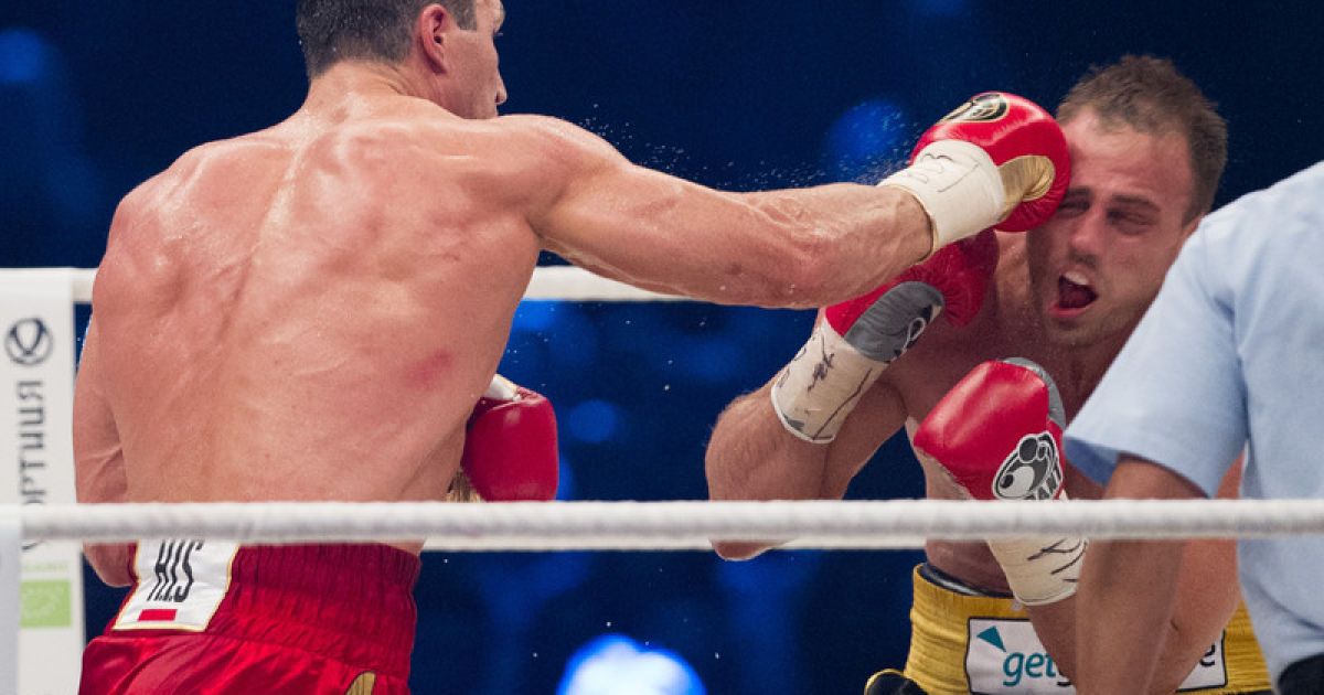 Володимир Кличко легко переміг Франческо П'янету / © Фото EPA/UPG