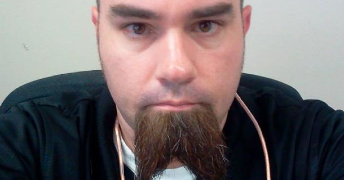 Американець вставив собі мікрочіп в вухо