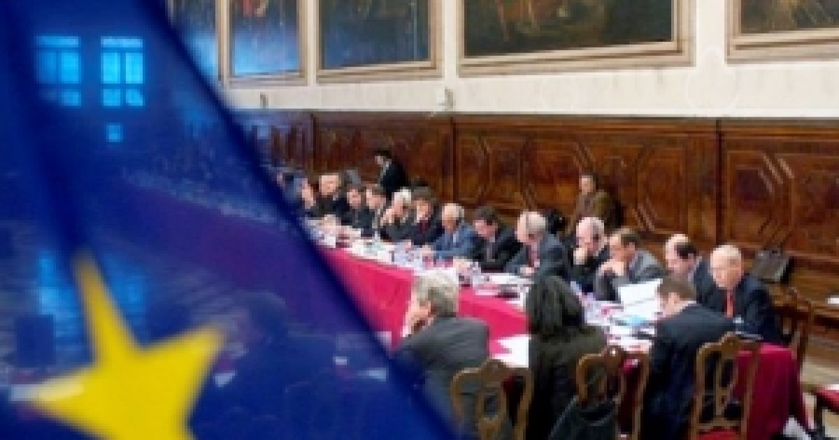 Глава Венецианской комиссии предложил остановить процесс люстрации