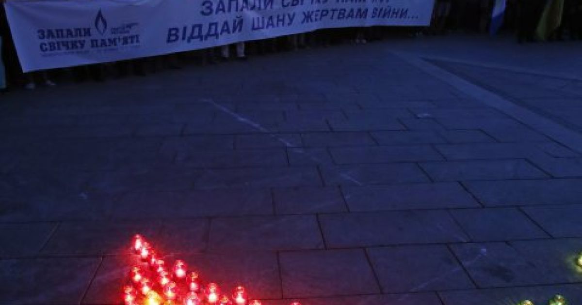 У Києві запалили свічки / © УНІАН