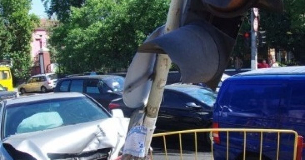 Водії автомобілів не поділили дорогу / © dumskaya.net