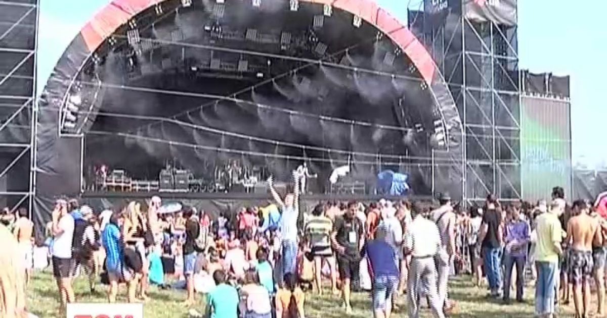 На рок-фесті у Дніпропетровську українці відриваються у режимі "нон стоп"