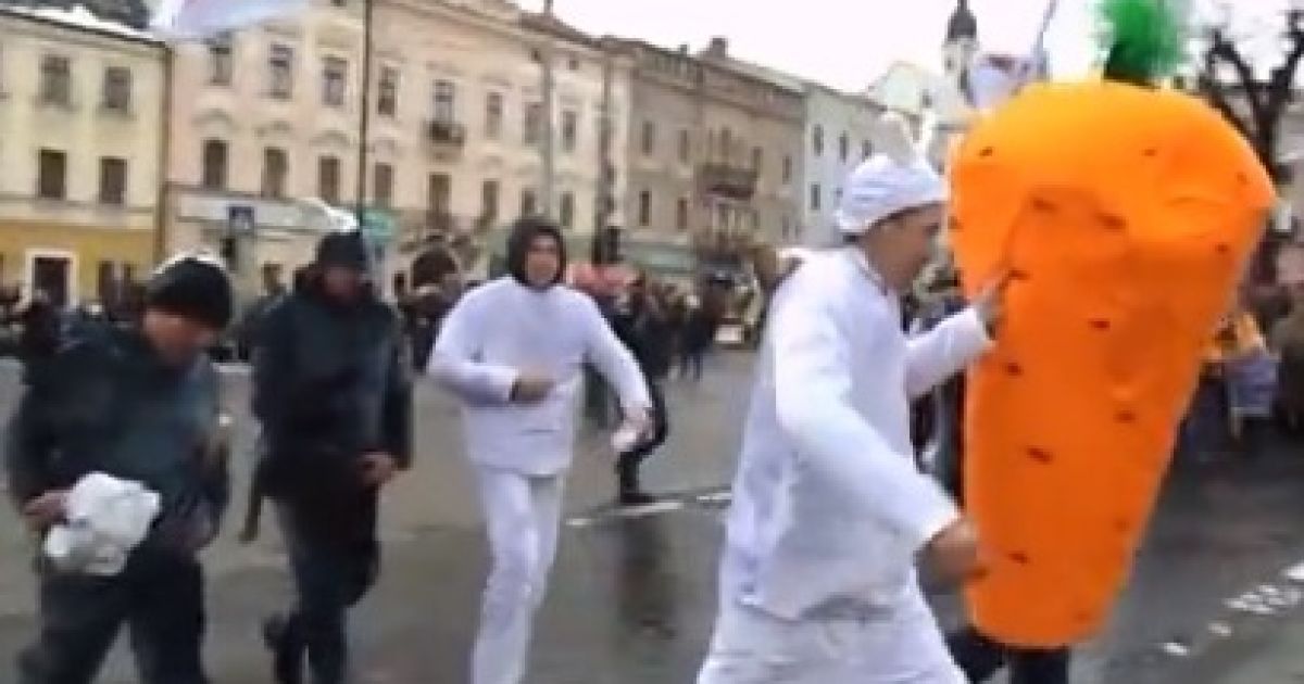 Провокатори в костюмах кроликів не вперше з'являються на мітингах в столиці