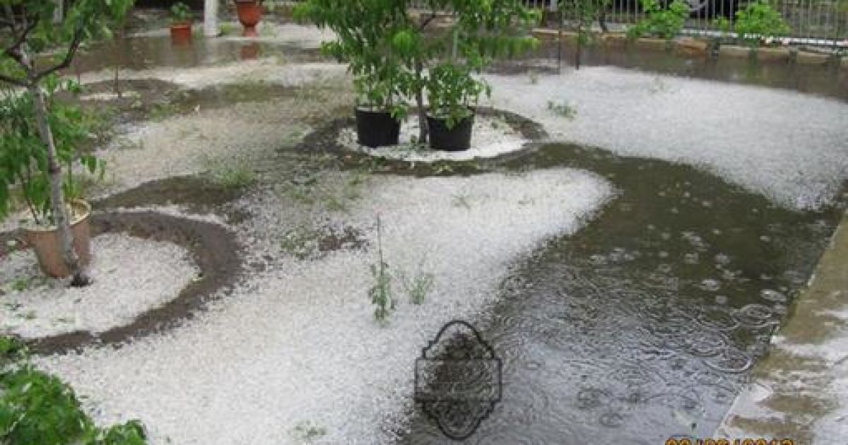 В селі Усатово на Одещині випав град