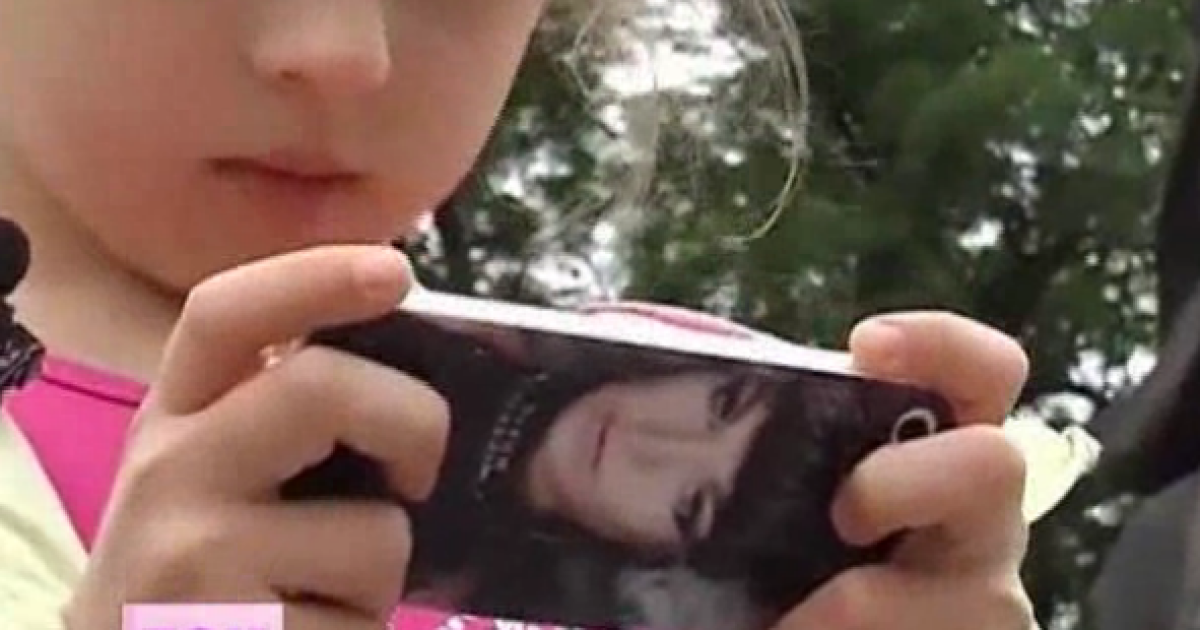 Донька Волочкової часто сумує за мамою