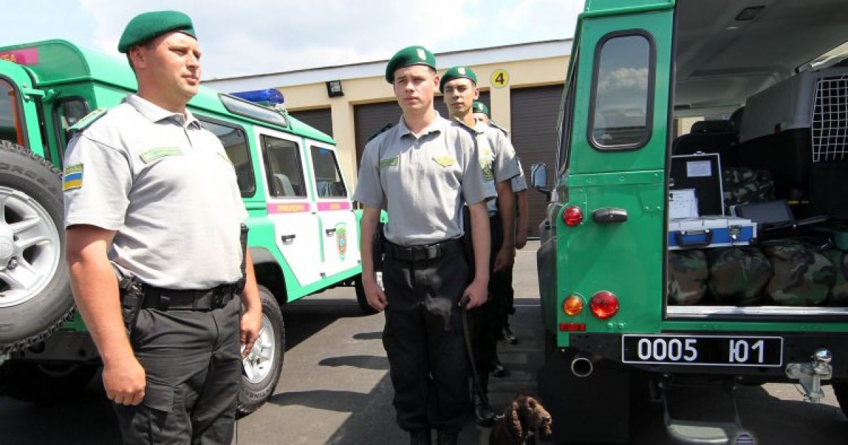 Прикордонники просять користуватися різними пунктами пропуску