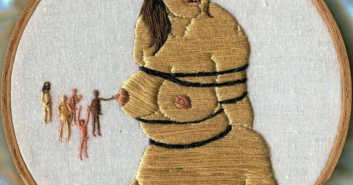 Американка вишила колекцію еротичних картин. / © flickr.com/spiderspaw