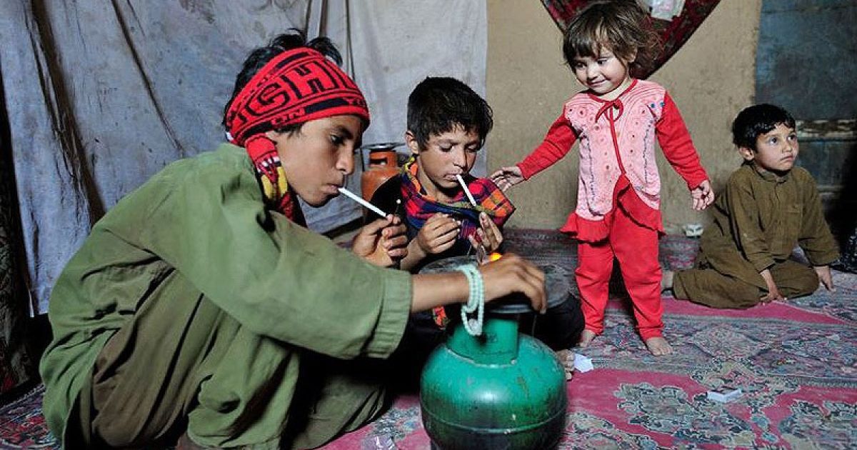 Афганські діти масово стають наркоманами і наркодилерами / © fototelegraf.ru