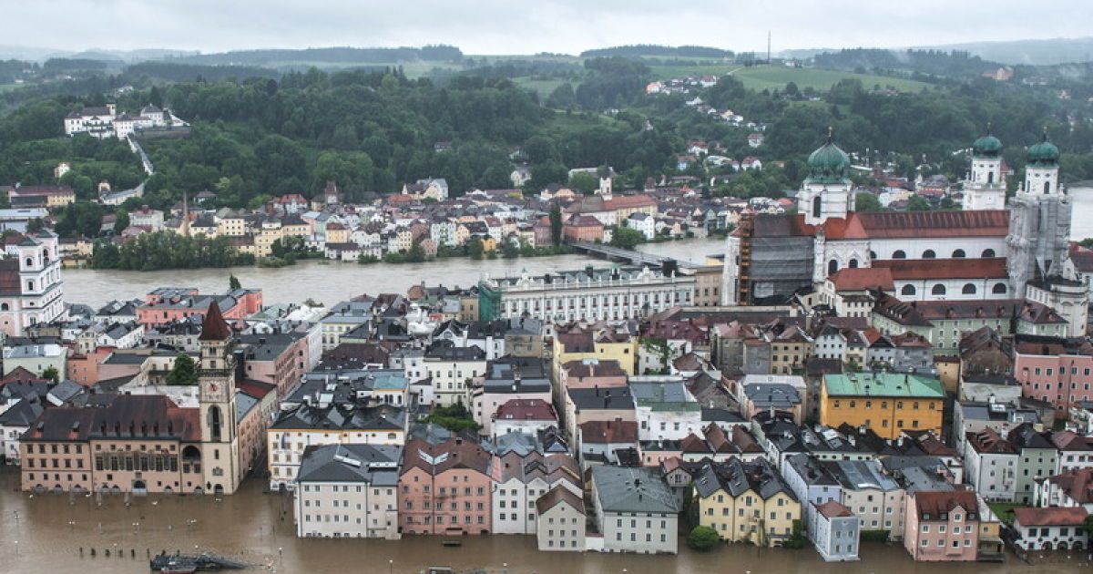 Європа потерпає від повеней / © Фото EPA/UPG