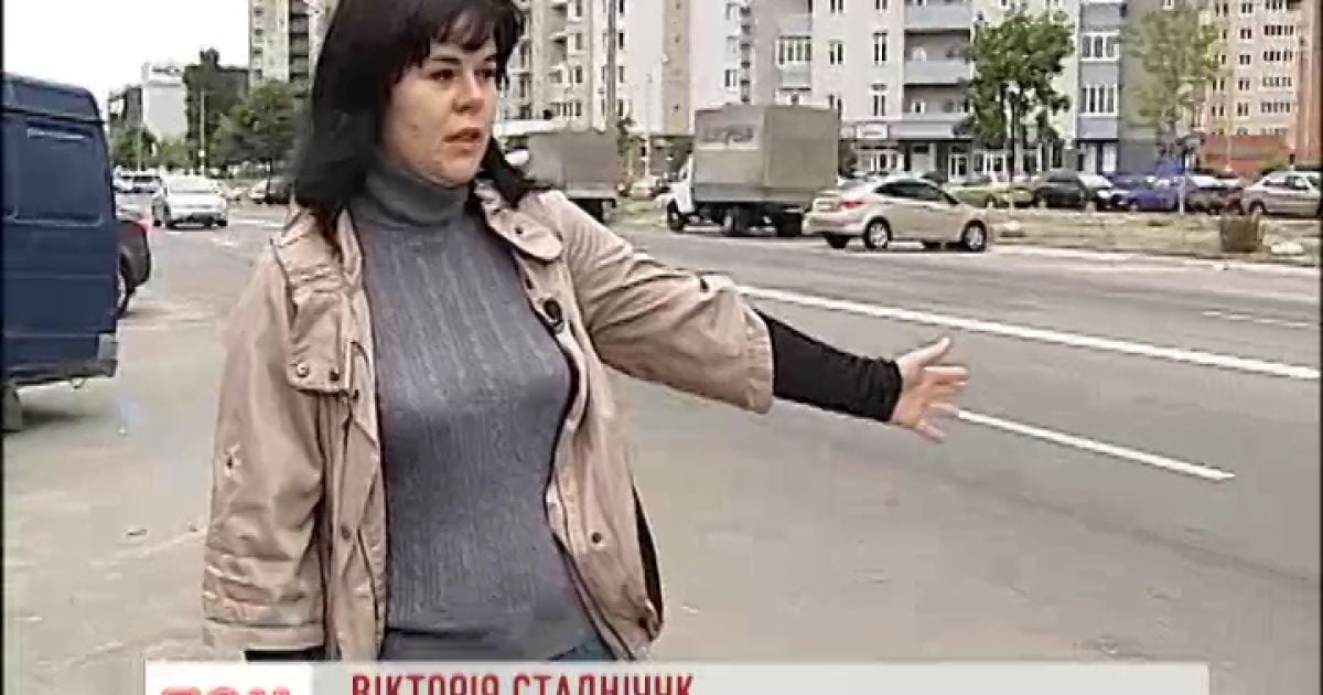 На Троєщині "Лексус" на шаленій швидкості збив дівчину