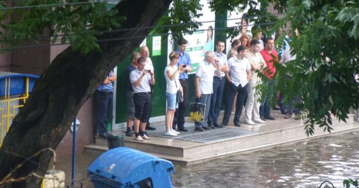 Одеса пережила шалену грозу зі зливою, градом і вітром / © Одесса как она есть