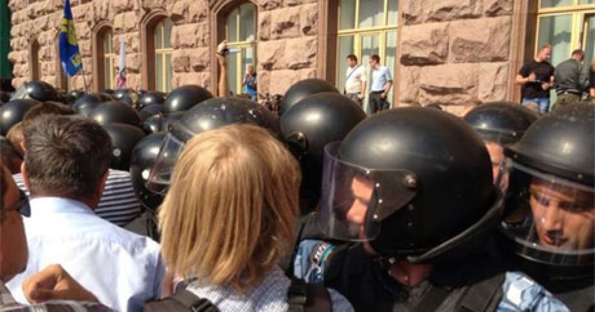 Під КМДА була лише штовханина