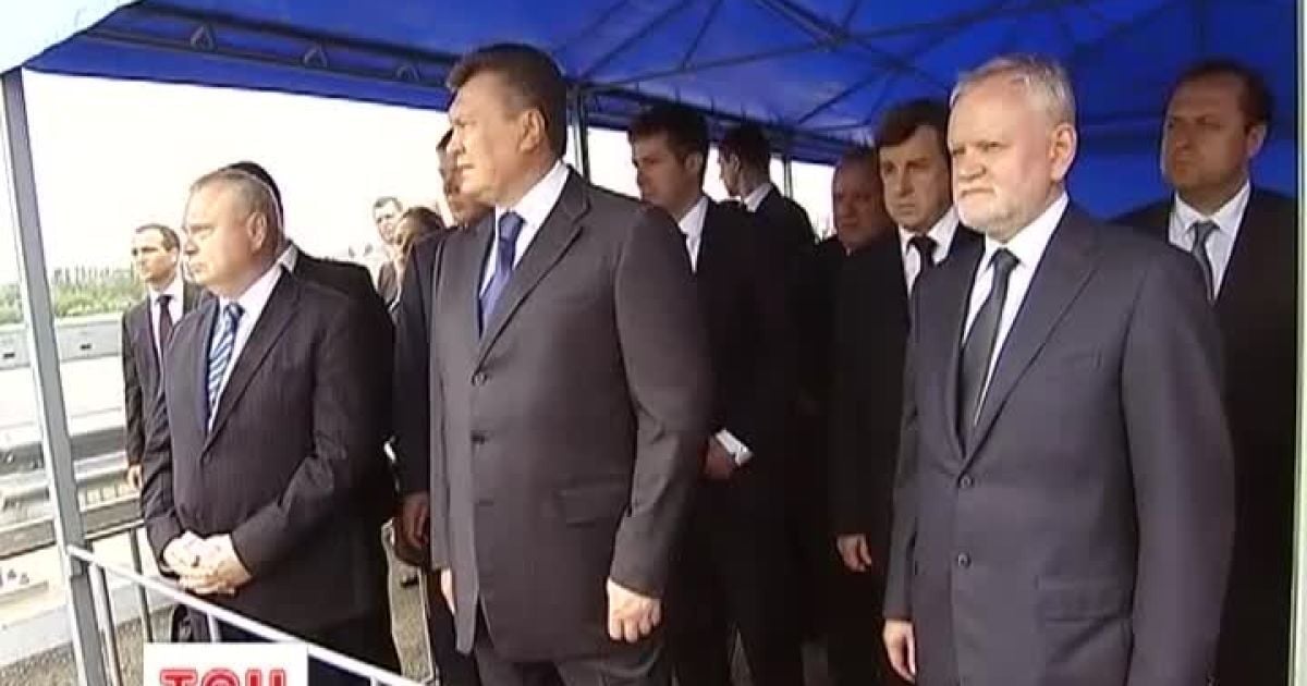 Янукович відвідав будівництво мосту в Запоріжжі