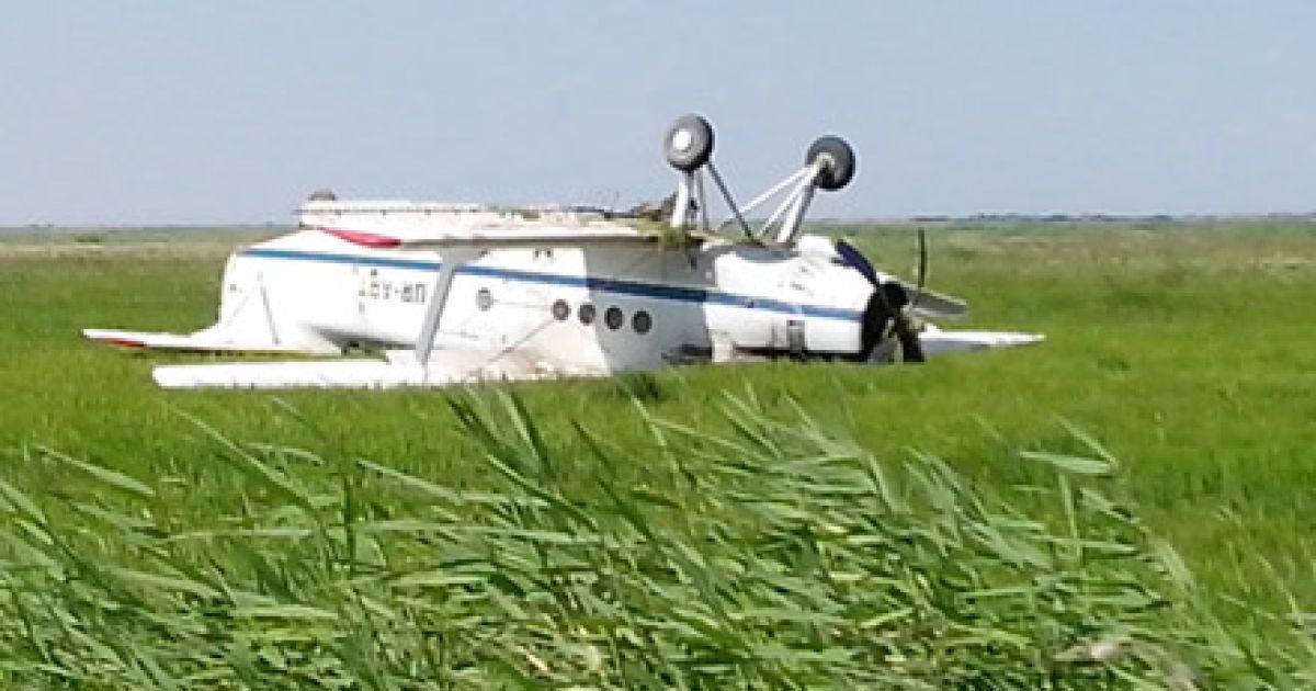 У Криму перевернувся літак