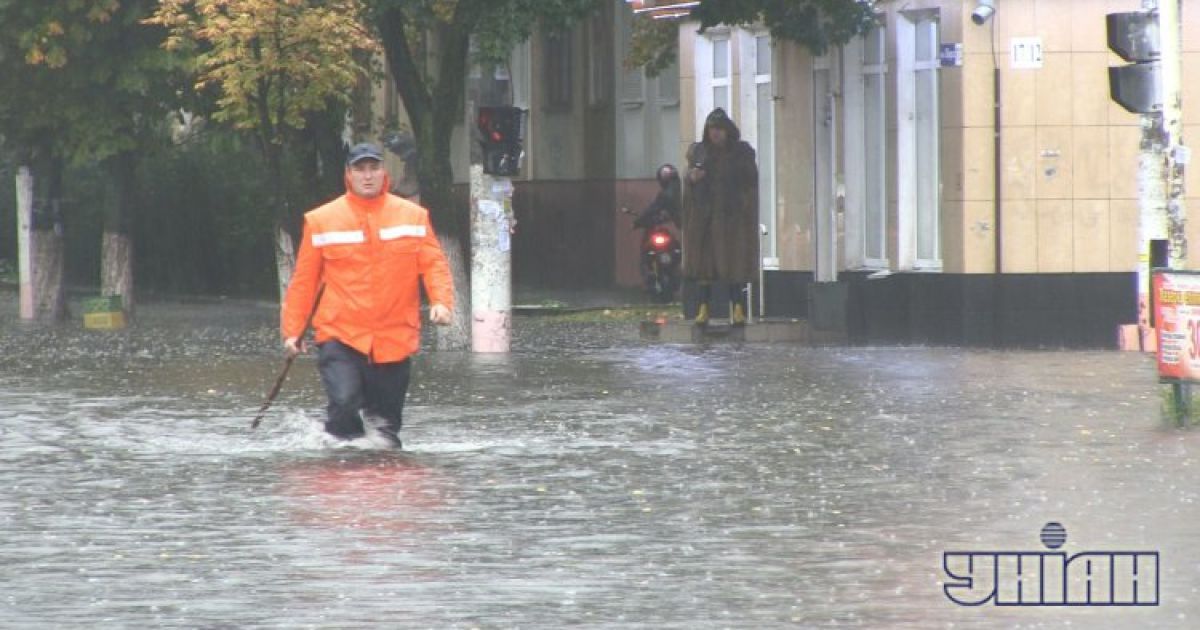 Ранкова злива паралізувала Житомир