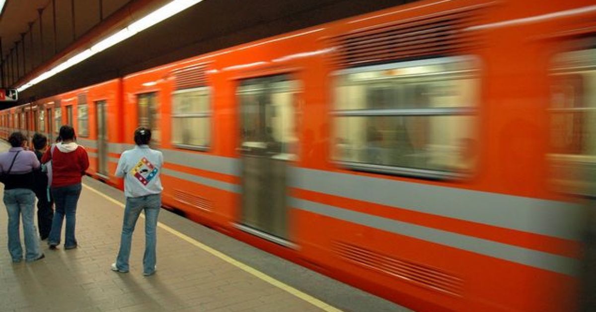 У наслідок вибуху у метро 4 людини отримали поранення