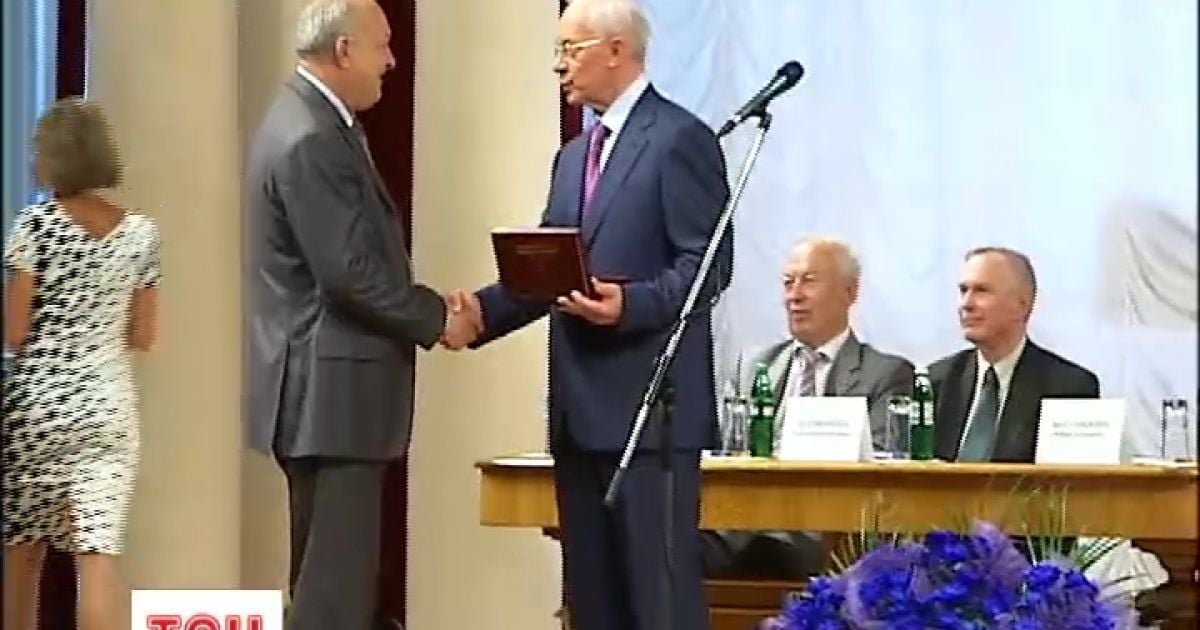 Влада відзначила науковців