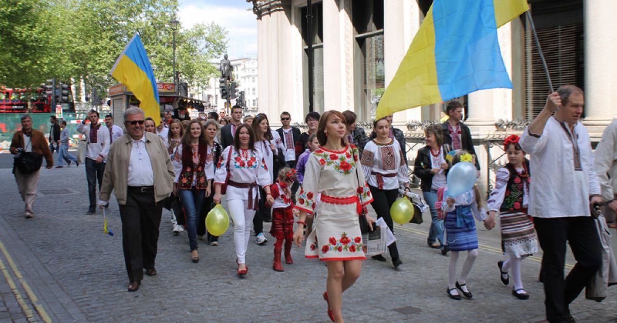 200 українців вийшли на "мегамарш" по Лондону / © ukrinform.ua