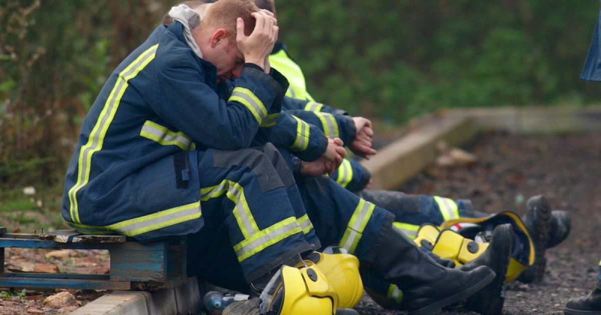 Пожежники скаржаться, що британці застромляють пеніси в тостер.