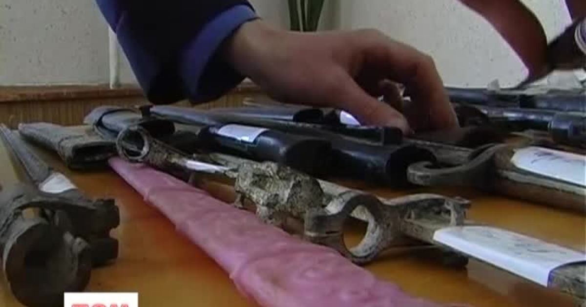 Прокуратура з'ясовує, як конфіскована рушниця "втекла" від плавильної печі
