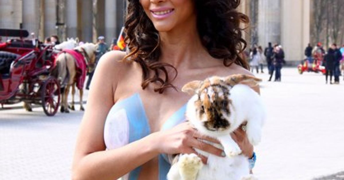 Подарунок від Мікаели Шафер до Великодня / © stars365.livejournal.com