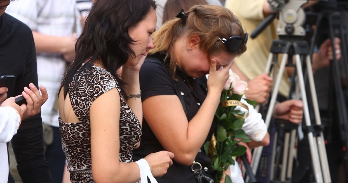 Попрощатися з Вадимом Нестерчуком прийшли друзі, колеги та прості люди / © gazeta.ua