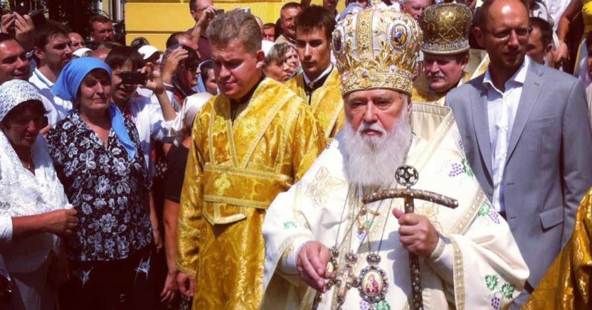 Очолює ходу патріарх УПЦ КП Філарет