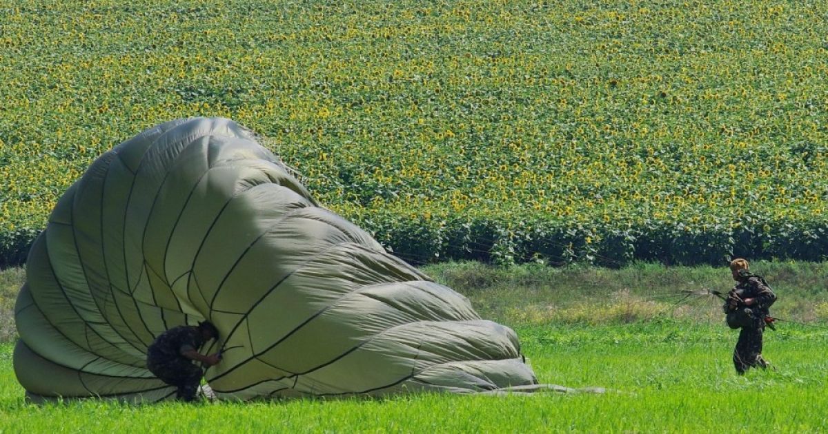 Морпіхи і десантники успішно знищили "базу терористів". / © Думская.net