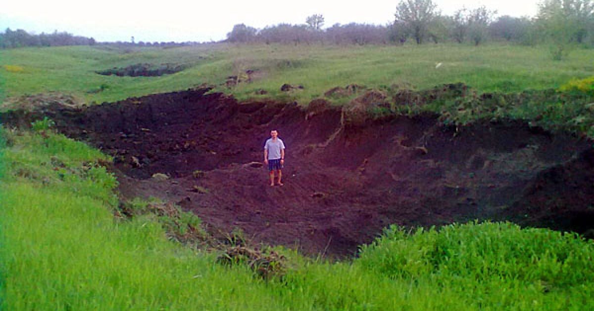 Під Луганськом незаконно вивозять землю