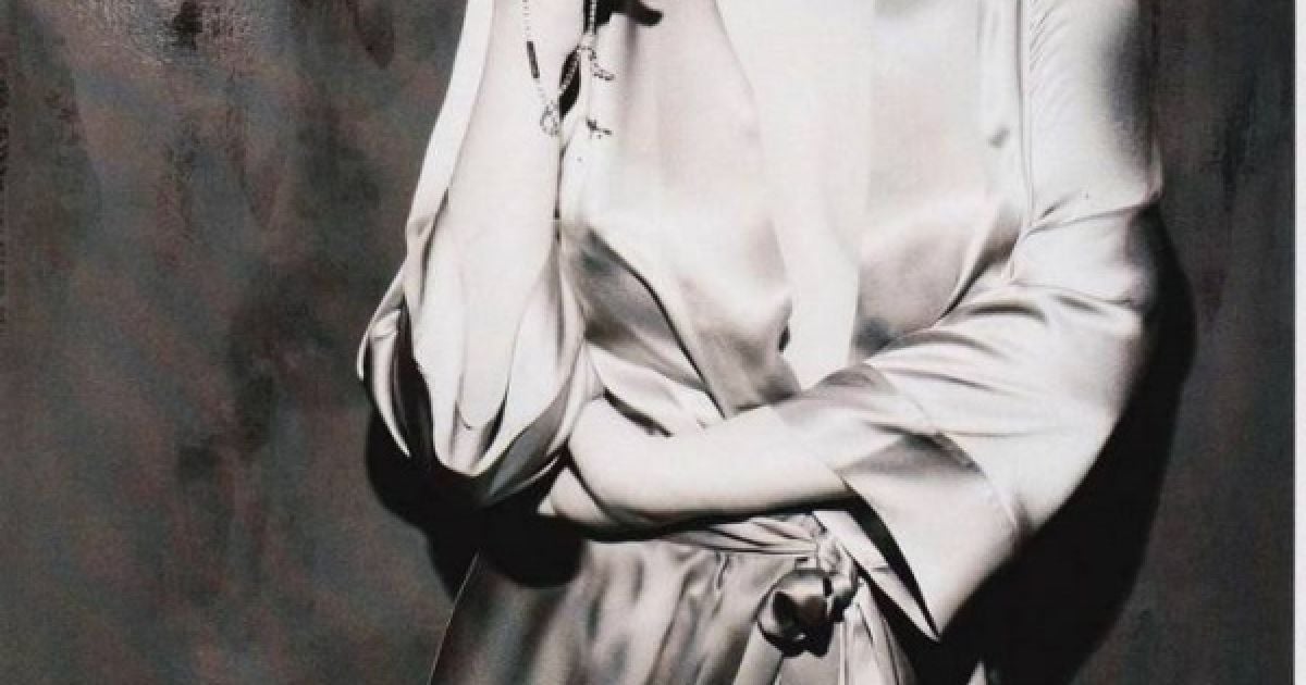 Оның кискасын аяғына үйкеу