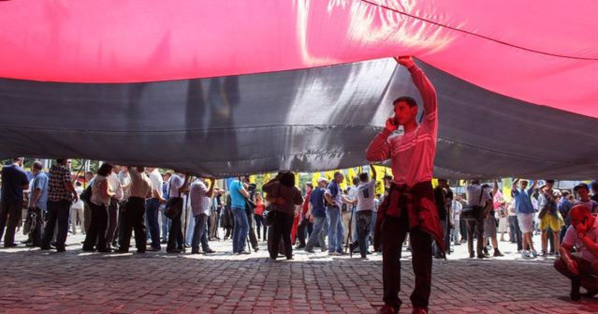 Опозиція і влада вже не мітингують