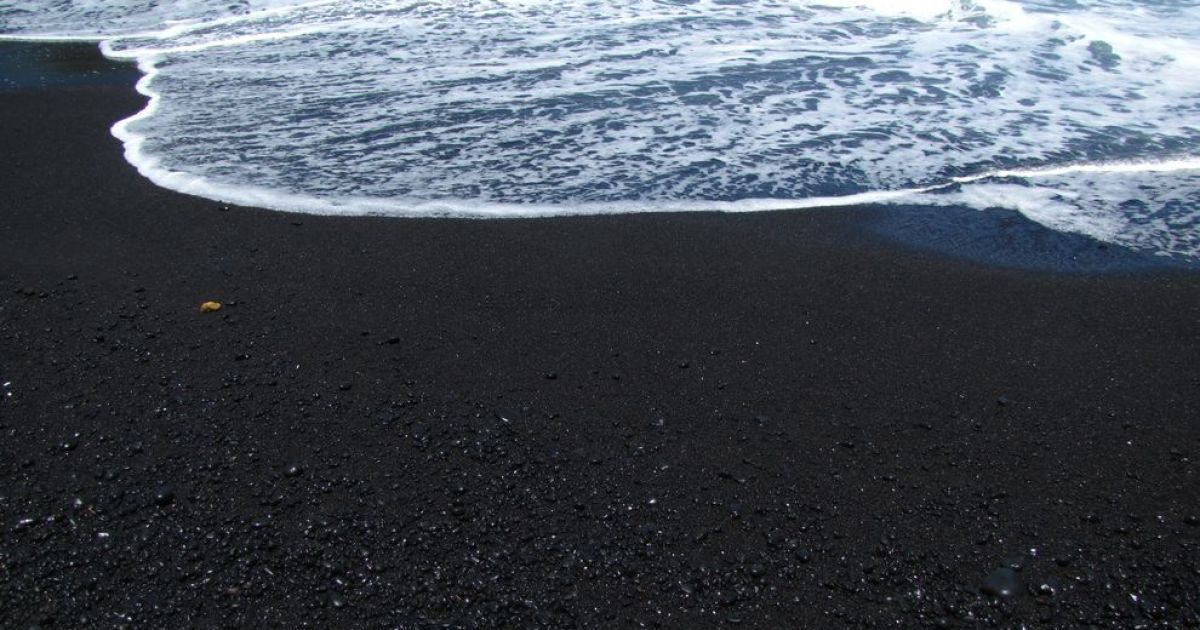 Пляж Вайянапанапа, Мауї / © bigpicture.ru