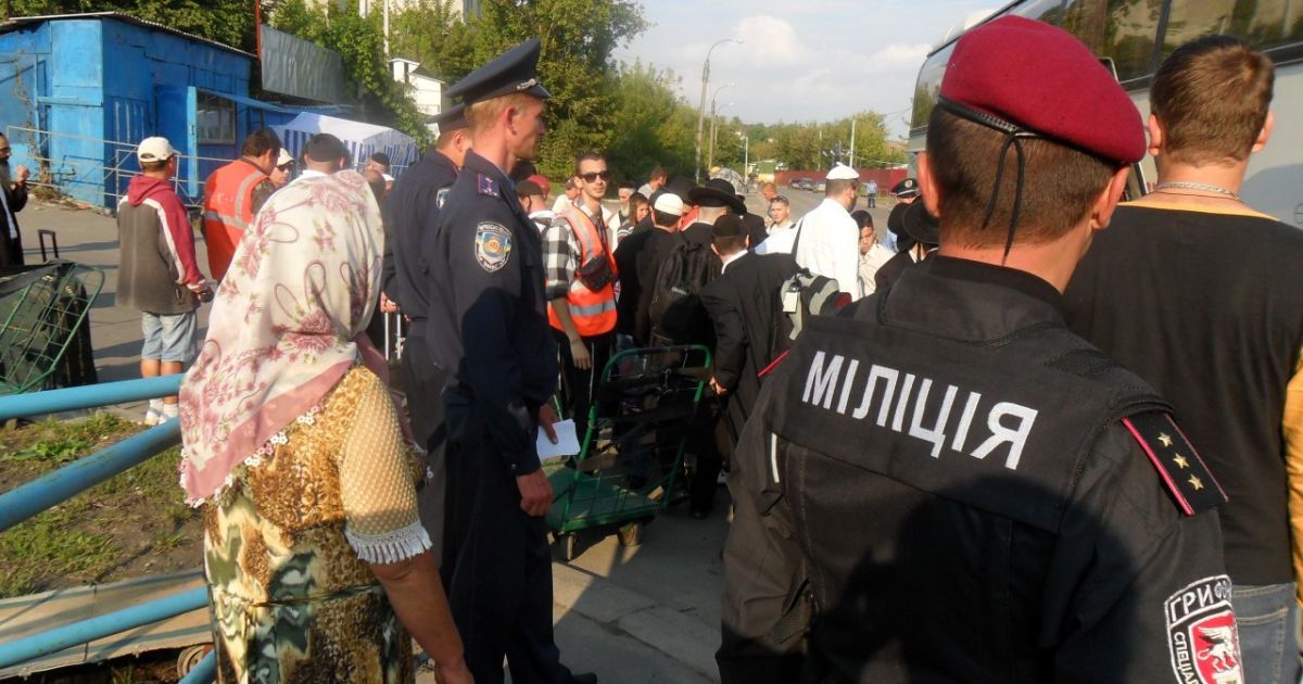 Прочани до Умані прибувають в основному автобусами / © УНН