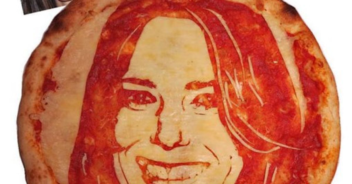 Доменіко Кролла робить портрети на піці / © ВКонтакте