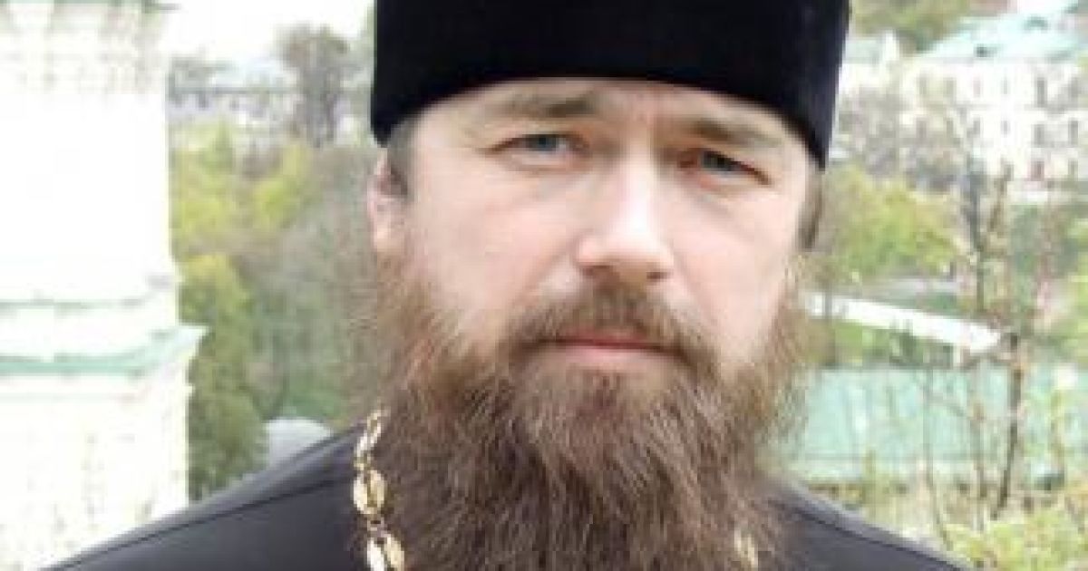 Авто Лонгина врізалося у дерево