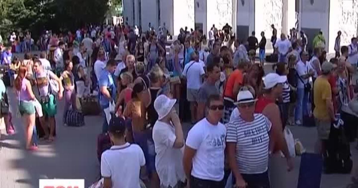 Аварія потяга під Запоріжжям спричинила залізничні "затори" у Криму