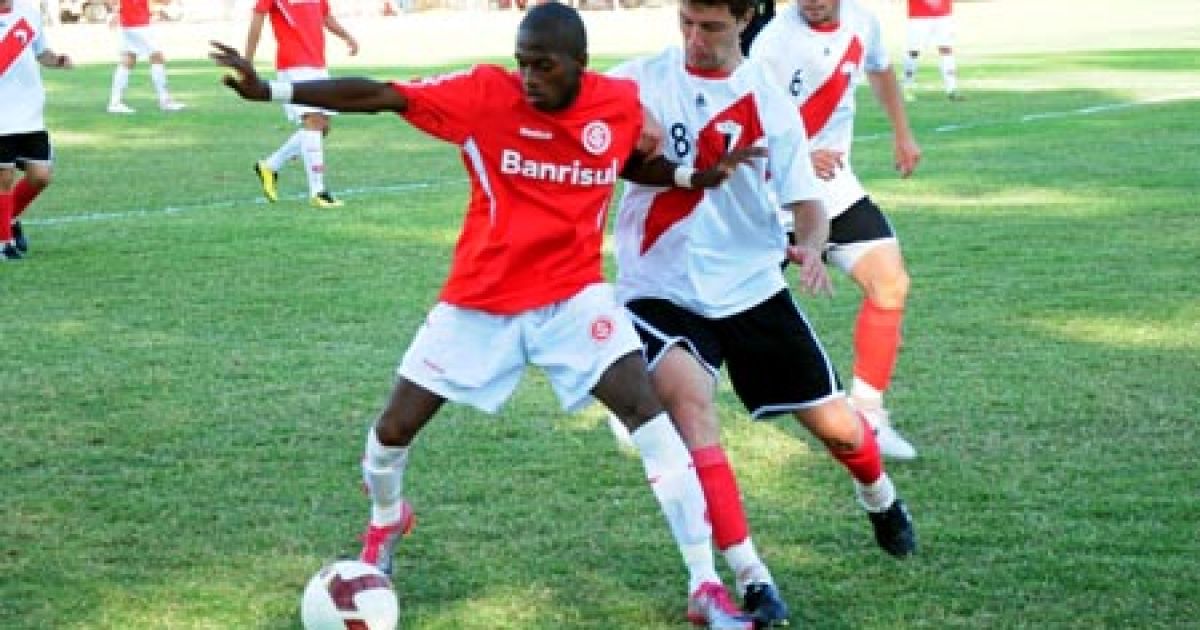 "Інтернасьонал" не хоче продавати Фреда "Шахтарю"