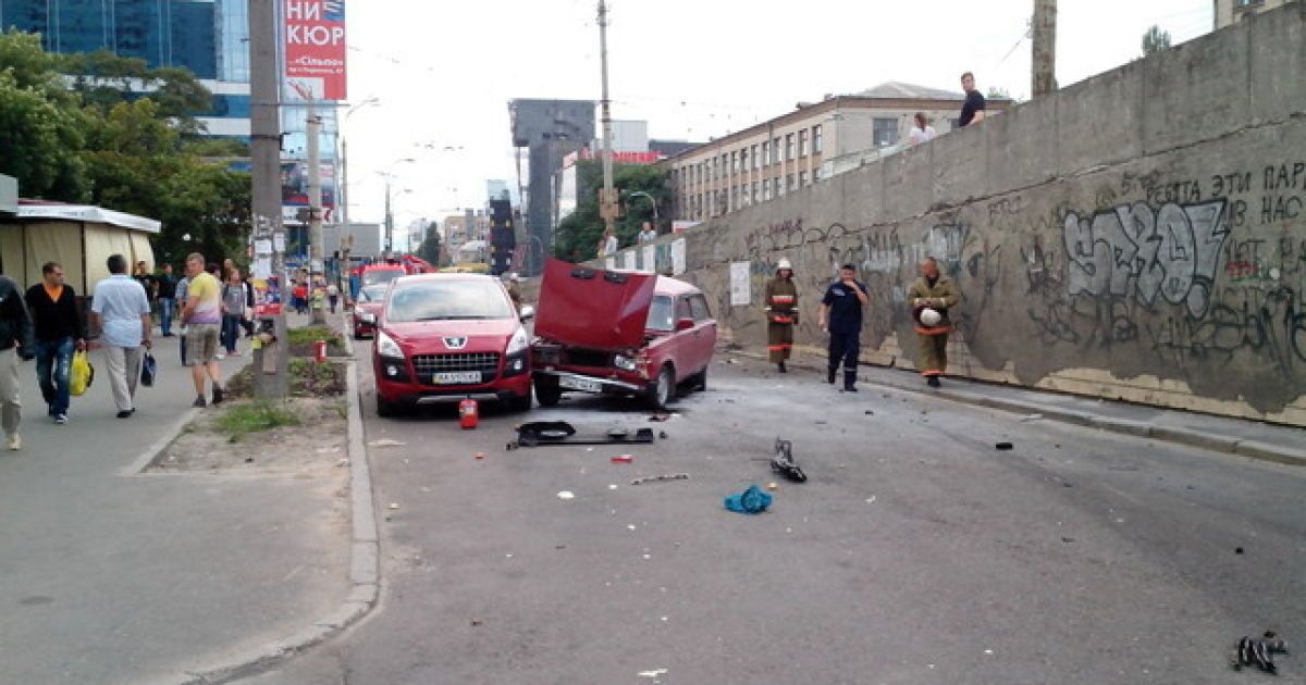 У Києві в районі станції метро "Шулявська" сталася велика аварія / © Сегодня